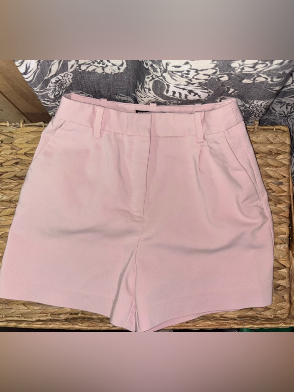 Zara Women's Tailored Pink High-Waist Shorts